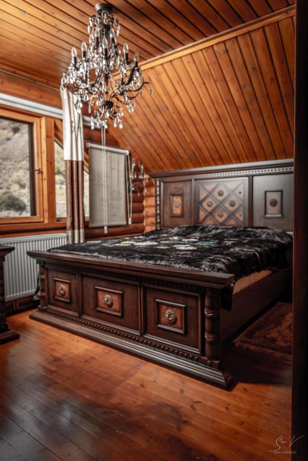 *2 Bdr Log House /Mountains/Queen Bed/Fireplace Gourri Eksteriør billede